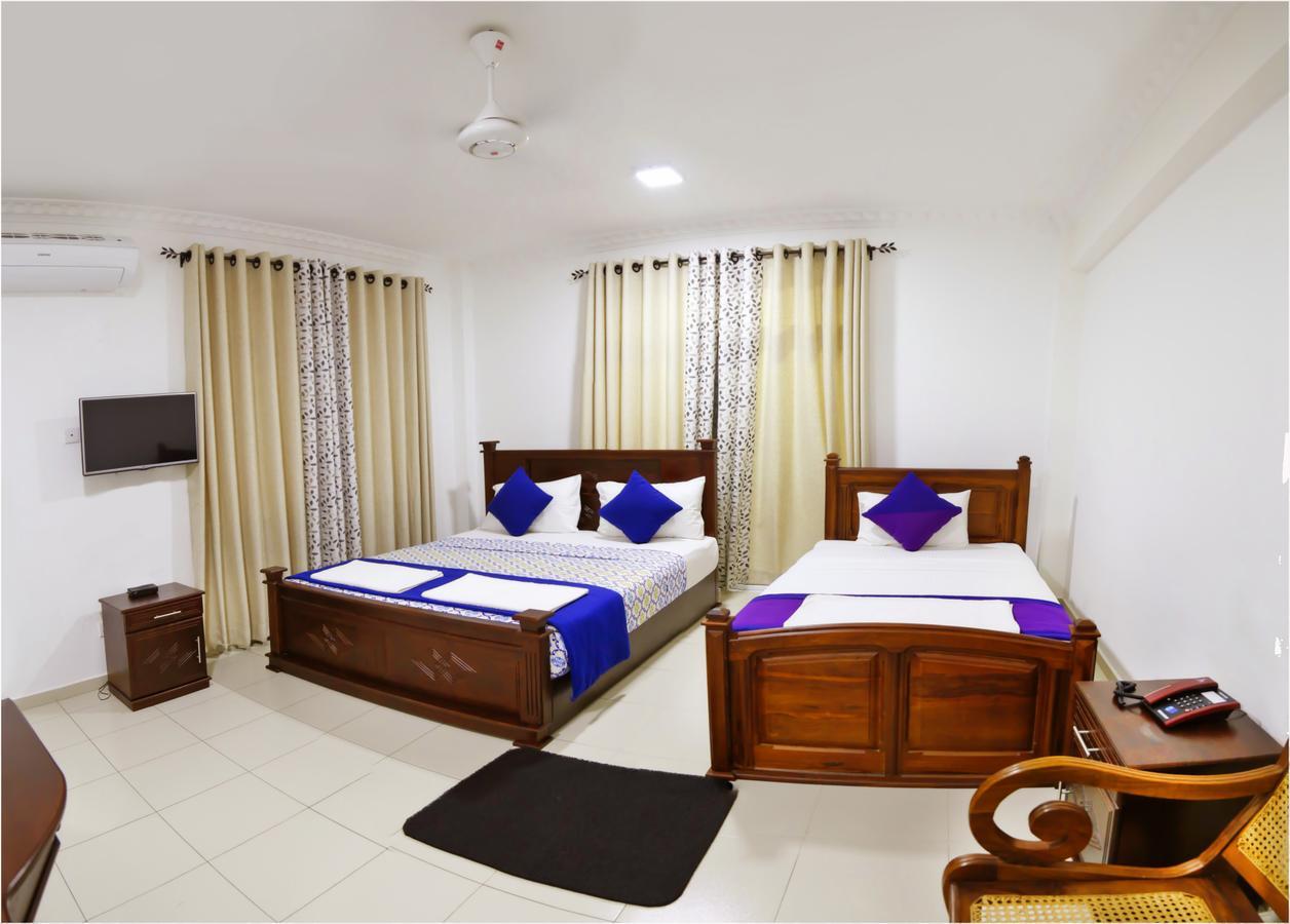 Ronaka Airport Transit Hotel Katunayake Exterior photo